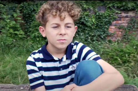 Der zehnjährige Bertie Caplan in seinem Musikvideo zu "No More"