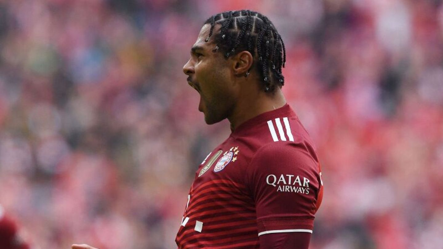 Serge Gnabryist einer der Spieler des FC Bayern, die jetzt in Quarantäne müssen 