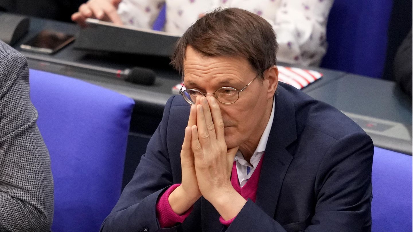 Corona-Lage: "Müssen uns Impfpflicht nähern": Lauterbach fordert härtere Schritte gegen Ungeimpfte
