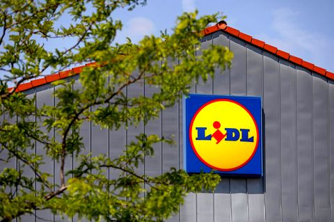 In Großbritannien erhöht Lidl die Gehälter der Mitarbeitenden. 