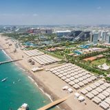 Türkei  Durch den dramatischen Verfall der türkischen Lira und den damit günstigen Pauschalreisepreisen versucht die Türkei die Touristen anzulocken. Doch seit dem 17. August 2021 ist das gesamte Land laut RKI ein Hochrisikogebiet.