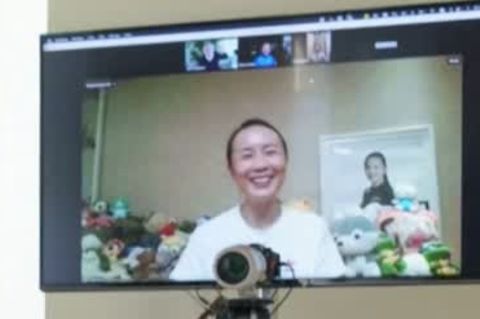 Peng Shuai: Video-Gespräch mit IOC-Chef: Vermisste chinesische Tennisspielerin gibt Lebenszeichen