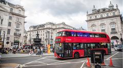 Roter Bus am Piccadilly Circus