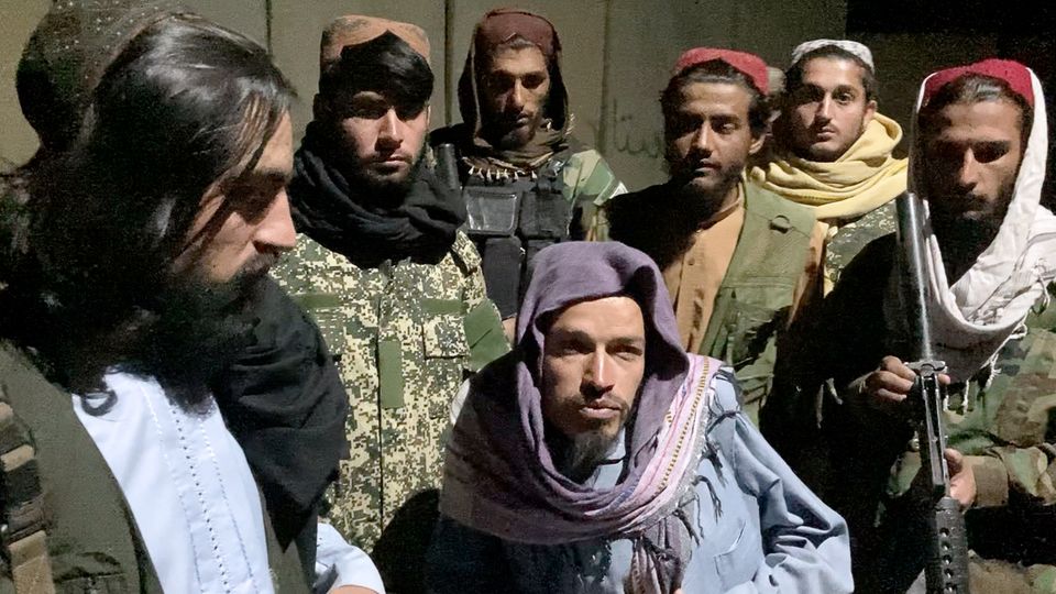 El reportero de Stern Jonas Pring visita a los talibanes en Afganistán