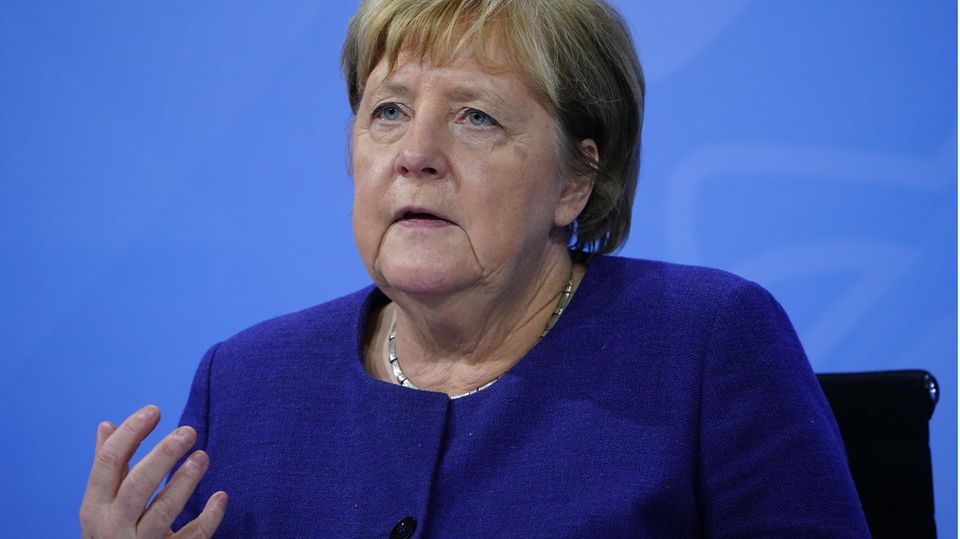 Die scheidende Bundeskanzlerin Angela Merkel hält die Maßnahmen gegen die Corona-Welle nicht für ausreichend