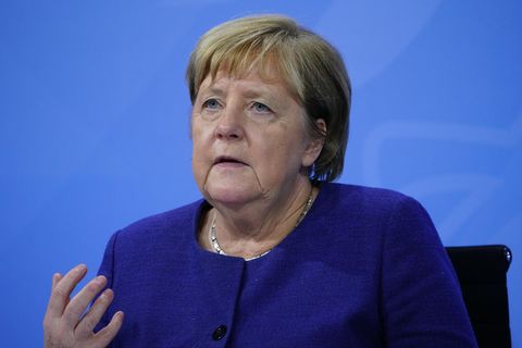 Die scheidende Bundeskanzlerin Angela Merkel hält die Maßnahmen gegen die Corona-Welle nicht für ausreichend