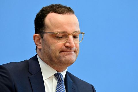 Spahn: So zynisch es klingt, Ende des Winters sind alle "geimpft, genesen oder gestorben"