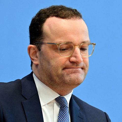 Spahn: So zynisch es klingt, Ende des Winters sind alle "geimpft, genesen oder gestorben"