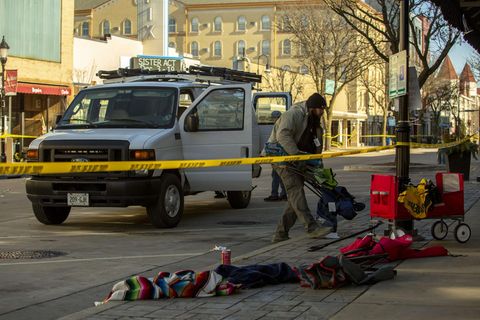 Die Polizei beseitigt in Waukesha die Hinterlassenschaften des Todesfahrt