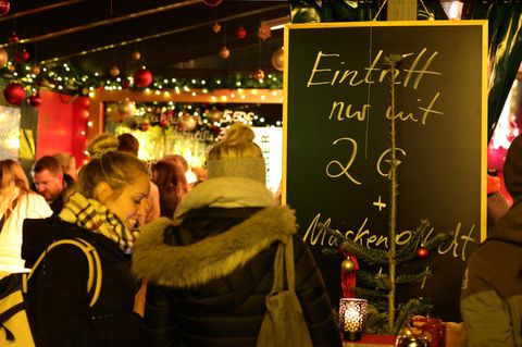Hotspot Weihnachtsmarkt: Virologe erklärt, wo die Ansteckungsgefahr am größten ist