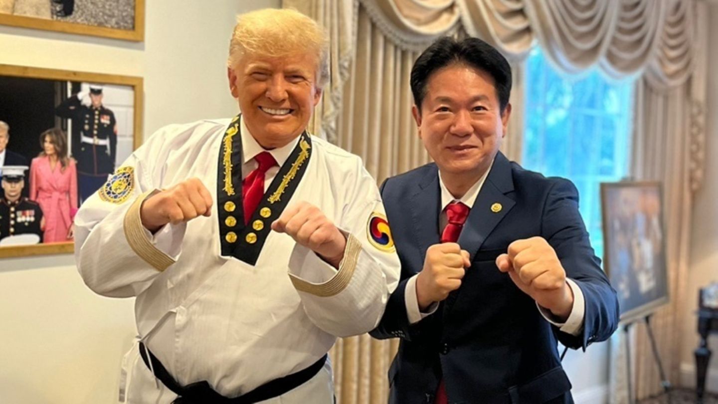 Trump erhält schwarzen Taekwondo-Ehrengürtel