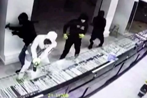 USA: Raubüberfälle auf Luxusgeschäfte häufen sich – bei einem Beutezug waren 80 Personen beteiligt