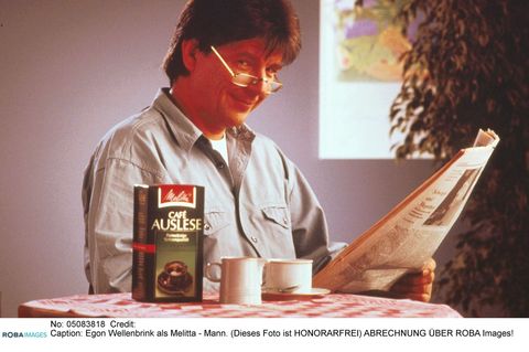 Egon Wellenbrink als Melitta - Mann. (Dieses Foto ist HONORARFREI) ABRECHNUNG †BER  ROBA Images!