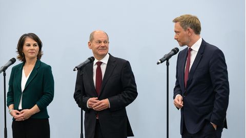 Von links nach rechts: Annalena Baerbock (Bündnis90/Die Grünen), Olaf Scholz (SPD) und Christian Lindner (FDP)