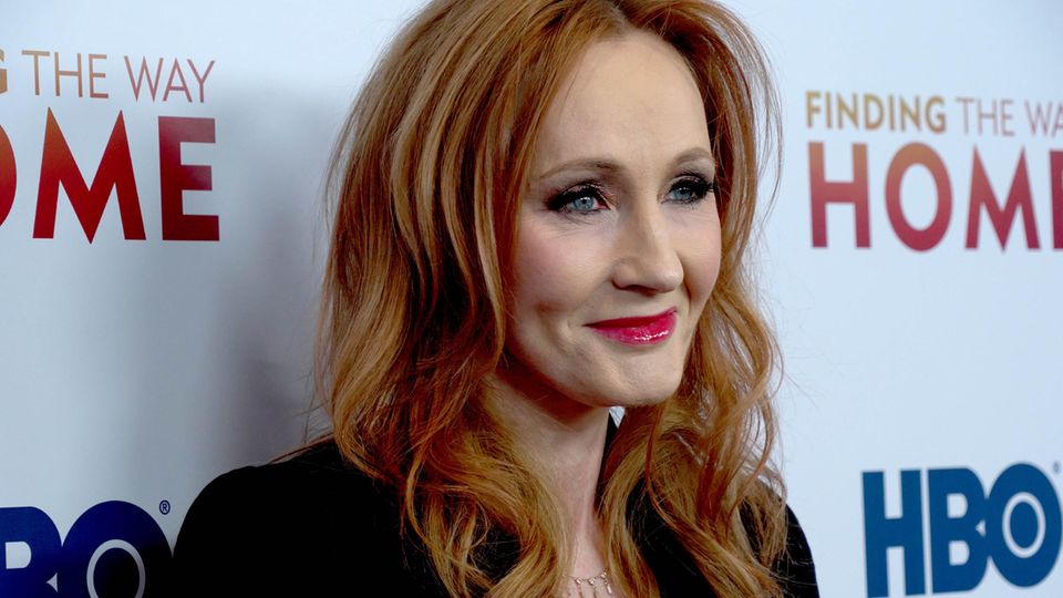 Joanne K. Rowling wird seit einem Jahr von Transaktivisten bedroht 