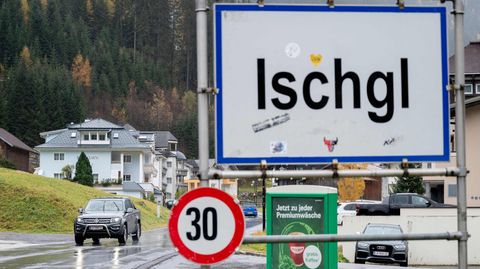 Ortsschild von Ischgl in Österreich