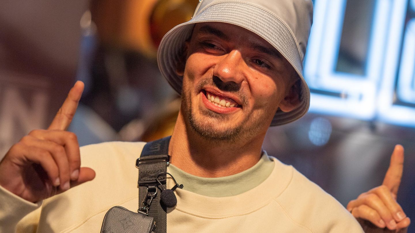 Der Rapper Capital Bra zeigt sich geschäftstüchtig