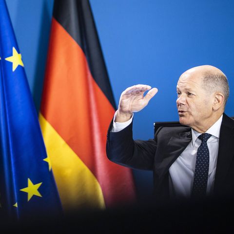„Ein souveränes Europa ist der Schlüssel unserer Außenpolitik“, sagt Olaf Scholz bei der Vorstellung des Koalitionsvertrags (Archivbild)