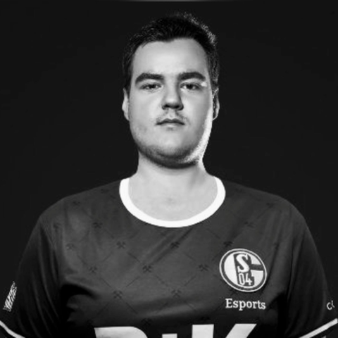Der FC Schalke bestätigte auf Twitter den Todesfall