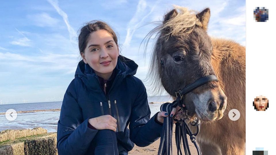 Evie Toombes schafft es, trotz ihrer Erkrankung ein aktives Leben mit Pferden zu führen