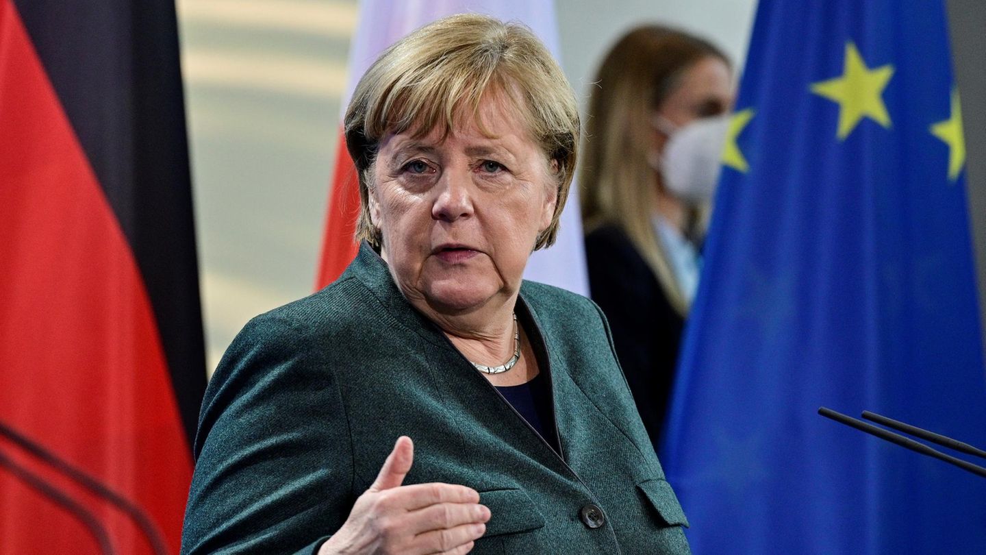 Kanzlerin Angela Merkel droht Konsequenzen bei Angriff auf die ukrainische Souveränität an