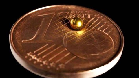 Experiment zur Gravitationskraft: Erzeugen auch kleine Objekte eine Schwerkraft?