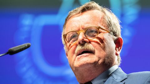 Frank Ulrich Montgomery: "Wir alle bereiten uns auf eine Triage vor"