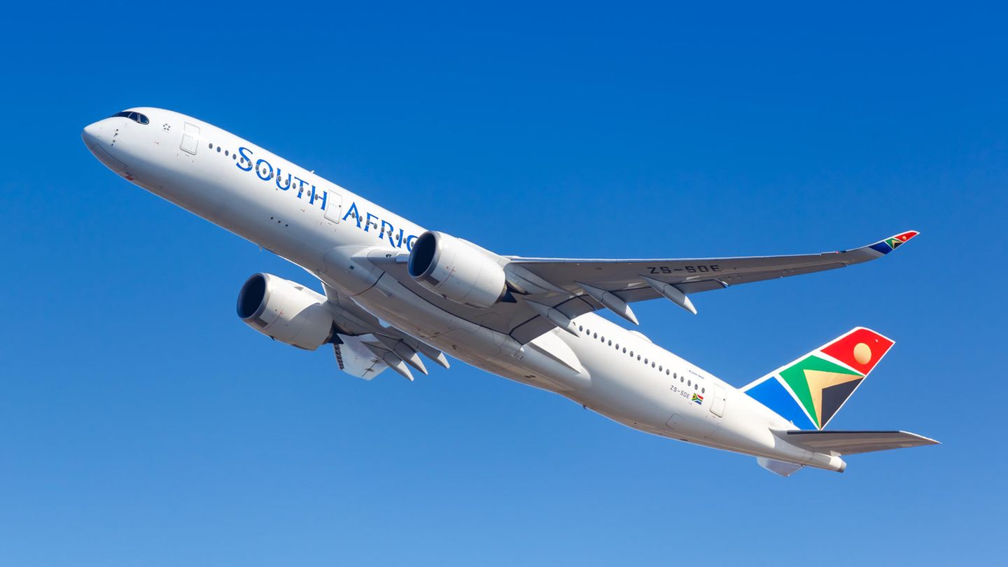 Ein Airbus A350-900 Flugzeug der South African Airways
