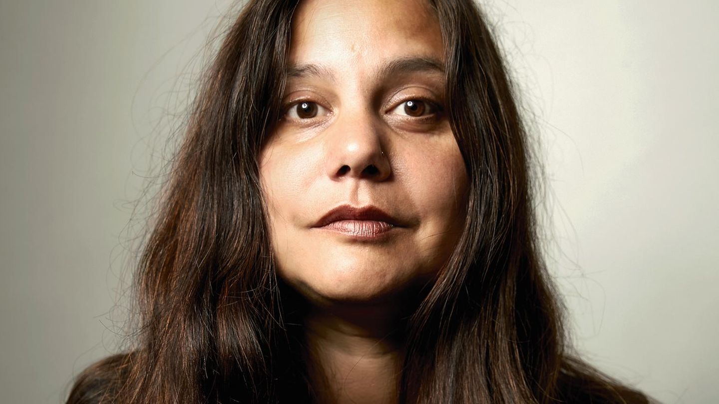 Schriftstellerin Mithu Sanyal: "Wir vergessen ja leicht, dass Abtreibung in Deutschland nach wie vor eine Straftat ist"