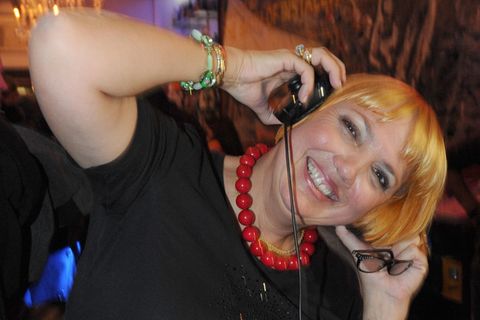 Claudia Roth als DJane in einer Freiburger Bar (2010): Die Grünen-Politikerin wird – vorbehaltlich der zu erwartenden Zustimmung der Parteibasis – Kulturstaatsministerin im Bundeskanzleramt