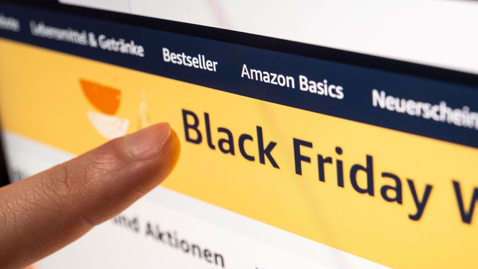 Einblick in gigantisches Amazon-Lager: Wo selbstfahrende Regale Ihre Ware sortiert