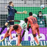 Eine torreiche, am Ende aber für die Gastgeber wieder einmal bittere Begegnung sahen die Zuschauer in Fürth. Jamie Leweling (22.) gelang das 1:0 für den Aufsteiger und Timothy Tillman (46.) das zwischenzeitliche 2:2. Die Hoffenheimer aber sicherten sich dank der Tore von Ihlas Bebou (32./62./80.), Georginio Rutter (40./57.) und Marco Meyerhöfer (66./Eigentor) den Sieg. Trotz einer offensiven Ausrichtung und dem 3:5 durch Branimir Hrgota (68.) verpassten die Franken im 100. Pflichtspiel für Stefan Leitl als Fürth-Trainer ihren ersten Bundesliga-Sieg und bleiben mit einem Punkt Tabellenletzter.