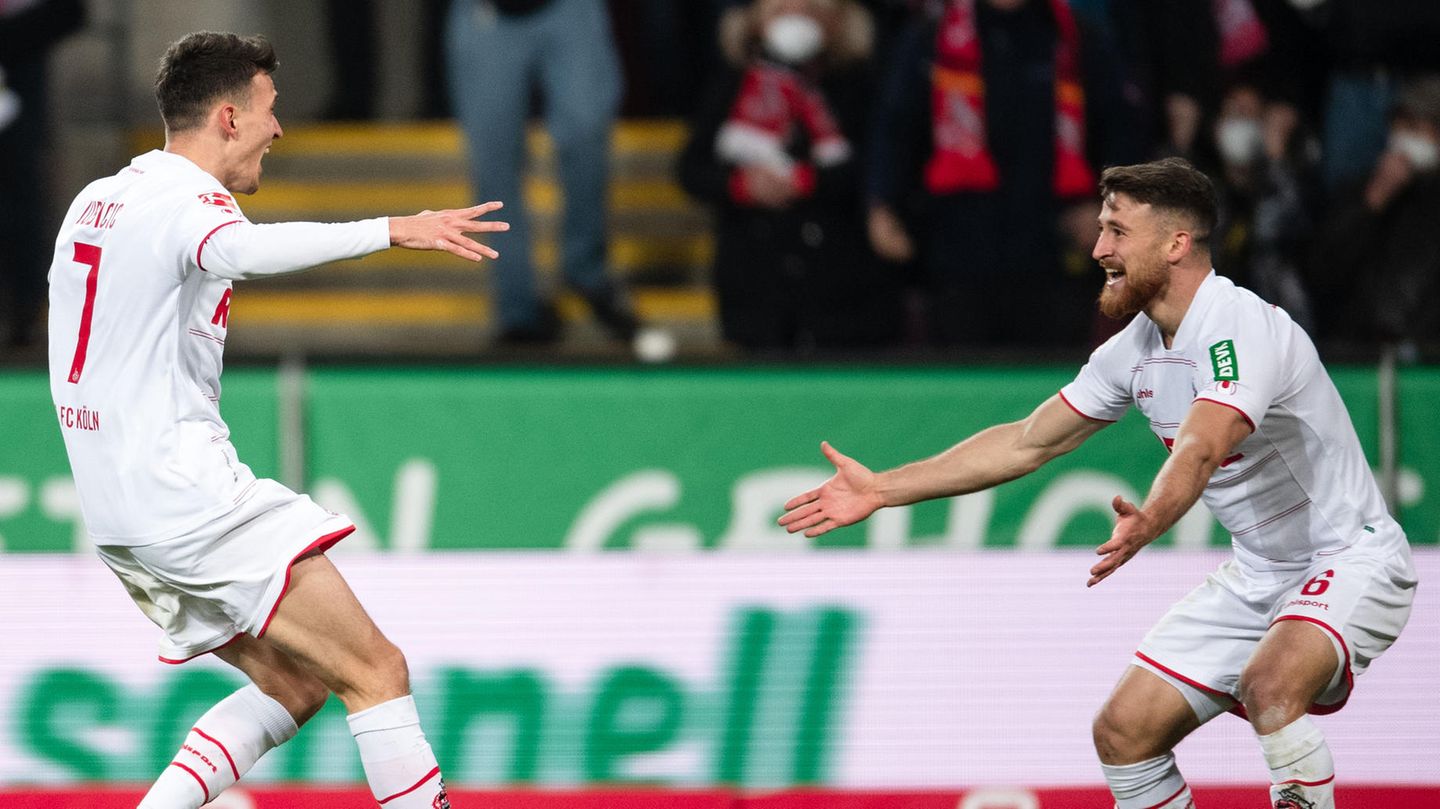 1. FC Köln - Borussia Mönchengladbach 4:1 (0:0) Nachdem die erste Halbzeit in Köln noch torlos verlief, wurden die zweiten 45 Minuten turbulent und unterhaltsam. Dejan Ljubicic (55., hier beim Jubeln mit Salih Özcan), Mark Uth (77.), Ondrej Duda (78.) und Sebastian Andersson (90.+3) schossen den FC zum klaren Prestige-Erfolg im Rheinischen Derby gegen die Gladbacher, die durch Jonas Hofmann (74.) nur zum zwischenzeitlichen Ausgleich gekommen waren. Das auch, weil Zakaria und Plea nur den Pfosten trafen, Plea einmal nur knapp aus dem Abseits traf und Florian Neuhaus mit einem dicken Bock Mark Uth das 2:1 für den FC auflegte.