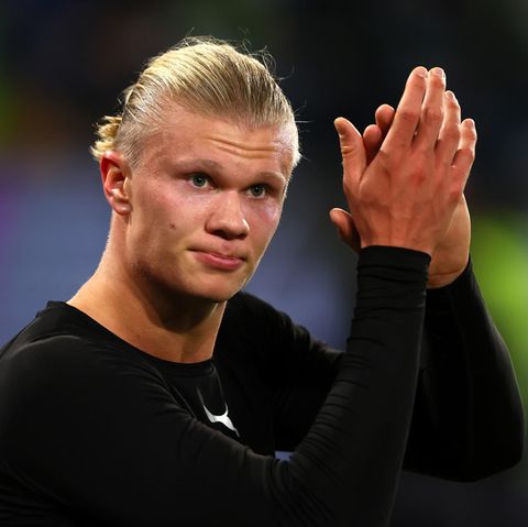 Erling Haaland vom BVB klatscht in die Hände