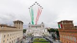 Italien, Rom: die Frecce Tricolori, eine Kunstflugstaffel der italienischen Luftwaffe
