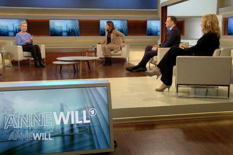 Reicht 2G aus oder müssen wir doch in den Lockdown? Die Frage diskutierte ARD-Moderatorin Anne Will (z.v.l.) unter anderem mit Manuela Schwesig, Jens Spahn und Melanie Amann.