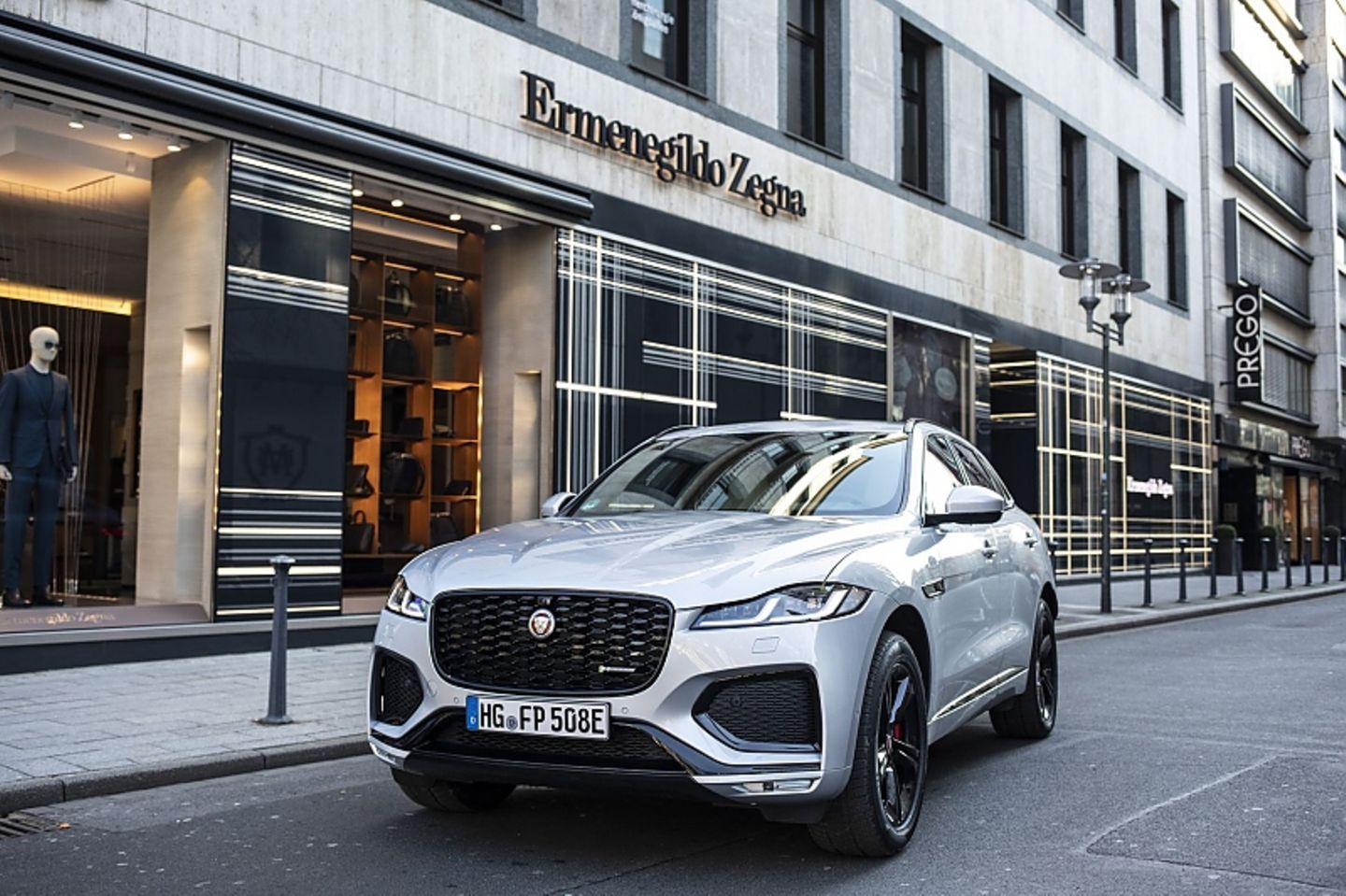 Jaguar F-Pace P400e