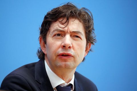 Virologe Christian Drosten blickt besorgt auf die neue Corona-Variante Omikron