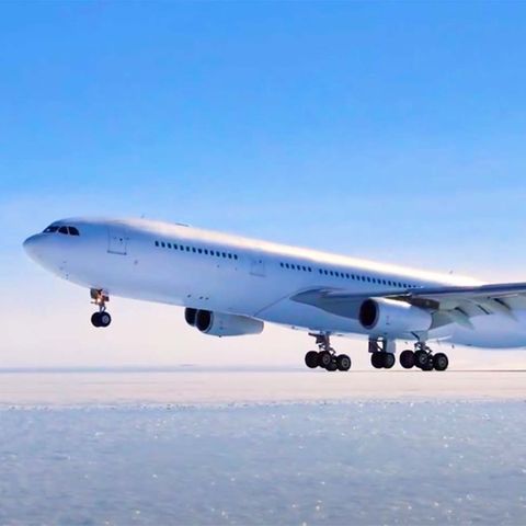 Historischer Flugmoment: Schneepiste anstatt Tower: Airbus A340 landet erstmals in der Antarktis