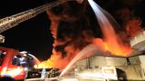 Wie viele Freiwillige sind in Deutschland in der Feuerwehr engagiert?  Knapp eine Millionen Männer und Frauen rücken bei Bränden, Verkehrsunfällen und Umwelt-Notlagen für die Freiwillige Feuerwehr aus. Das deutsch-österreichische System der Freiwilligen Feuerwehren ist weltweit einmalig. Wer die 112 wählt, dem eilen fast immer Ehrenamtliche zu Hilfe. Erfreulich: Der Anteil an Feuerwehrfrauen hat sich mit fast 14 Prozent in den vergangene drei Jahren verdoppelt.