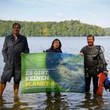 Sind Männer und Frauen im Ehrenamt gleichstark vertreten?  Ja, seit 2019 gibt es erstmals nahezu gleich viele Männer und Frauen im Ehrenamt, davor waren mehr Männer vertreten. Die Verteilung hängt jedoch von Einsatzbereich ab. Bei Feuerwehr und Rettungsdiensten gibt es deutlich mehr Männer, bei sozialen Ehrenämtern wie dem Gesundheits- und Justizwesen weit mehr Frauen. Nur in den Bereichen Kultur sowie Umwelt- und Tierschutz halten sich die Geschlechter die Waage. 