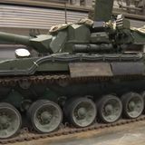 Gut ist das Afghanit Active Protection System unter dem Turm zu erkennen.