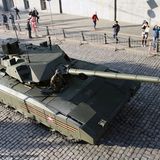 Die Besatzung ist in einem Schutzmodul im vorderen Teil des Panzers untergebracht.