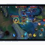 iPhone-Game des Jahres – League of Legends: Wild Rift  Für ernsthafte Zocker hat Apple sein iPhone-Spiel des Jahres parat: Bei "League of Legends: Wild Rift" handelt es sich um eine für Konsolen und Smartphones vereinfachte Version des PC-Klassikers. Das Spiel-Prinzip ist dasselbe: Im Team mit vier anderen Spielern schickt man seinen Champion in den Kampf mit dem gegnerischen Team. Die Mobile-Version ist dabei besonders einsteigerfreundlich. Geld muss man dafür nicht in die Hand nehmen: Das Grundspiel ist kostenlos, die Zusatzkäufe sind rein optional und bieten keinen Spielvorteil.