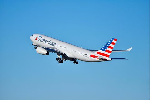 Ein Mann hatte sich im Radkasten einer American-Airlines-Maschine versteckt und überlebt