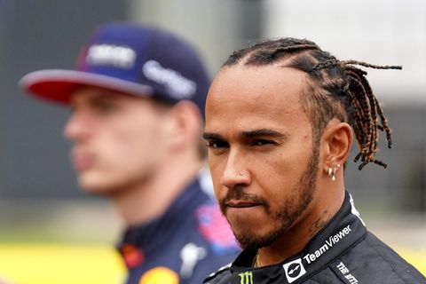 Hält Lewis Hamilton (vorne) Max Verstappen auch in dieser Formel-1-Saison in Schach? (Archivbild)