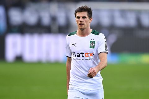 Instagram-Foto verrät: Jonas Hofmann ist mit Sky-Moderatorin Laura Winter zusammen