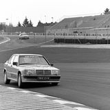 Ayrton Senna am Steuer eines Mercedes beim Eröffnungsrennens des neuen Nürburgrings am 12. Mai 1984