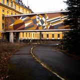 Das Haus der Offiziere mit Gang zum Diorama