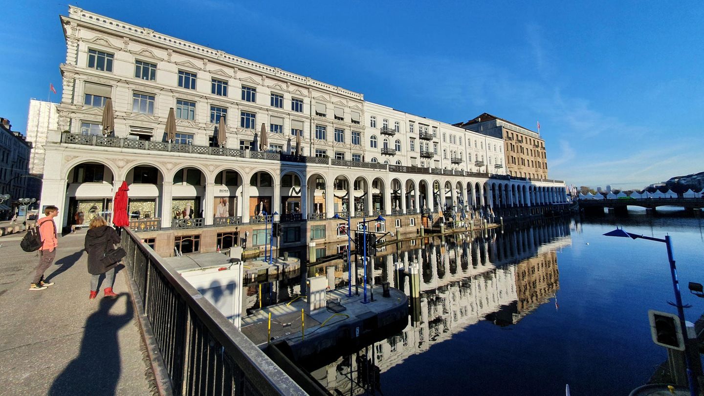 Platz 5 bei den Spritpreisen: Auch Hamburg ist Spitze, allerdings im eher erschreckenden Ranking für das weltweit teuerste Benzin (hinter Hongkong, Amsterdam, Oslo und Tel Aviv)